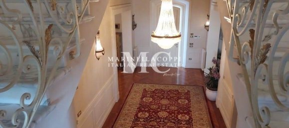 6 bedrooms Villa in Florence, Italy No. 192505 18