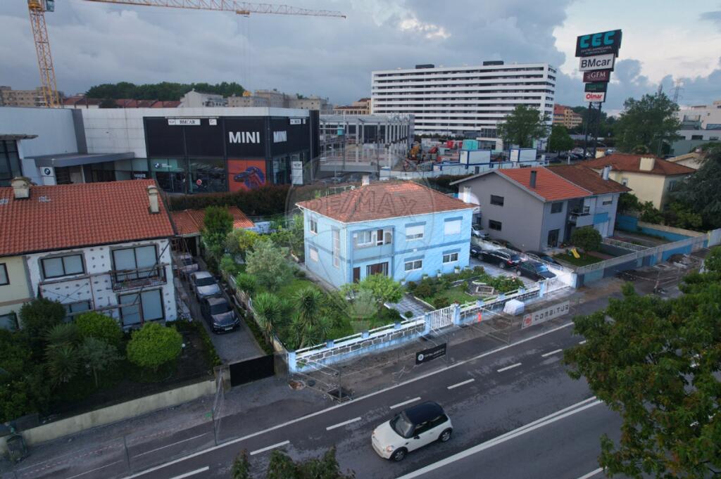 6 bedrooms Villa in Porto, Portugal No. 336618