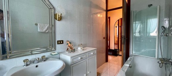 3 rooms Apartment in Udine, Italy No. 90014 3