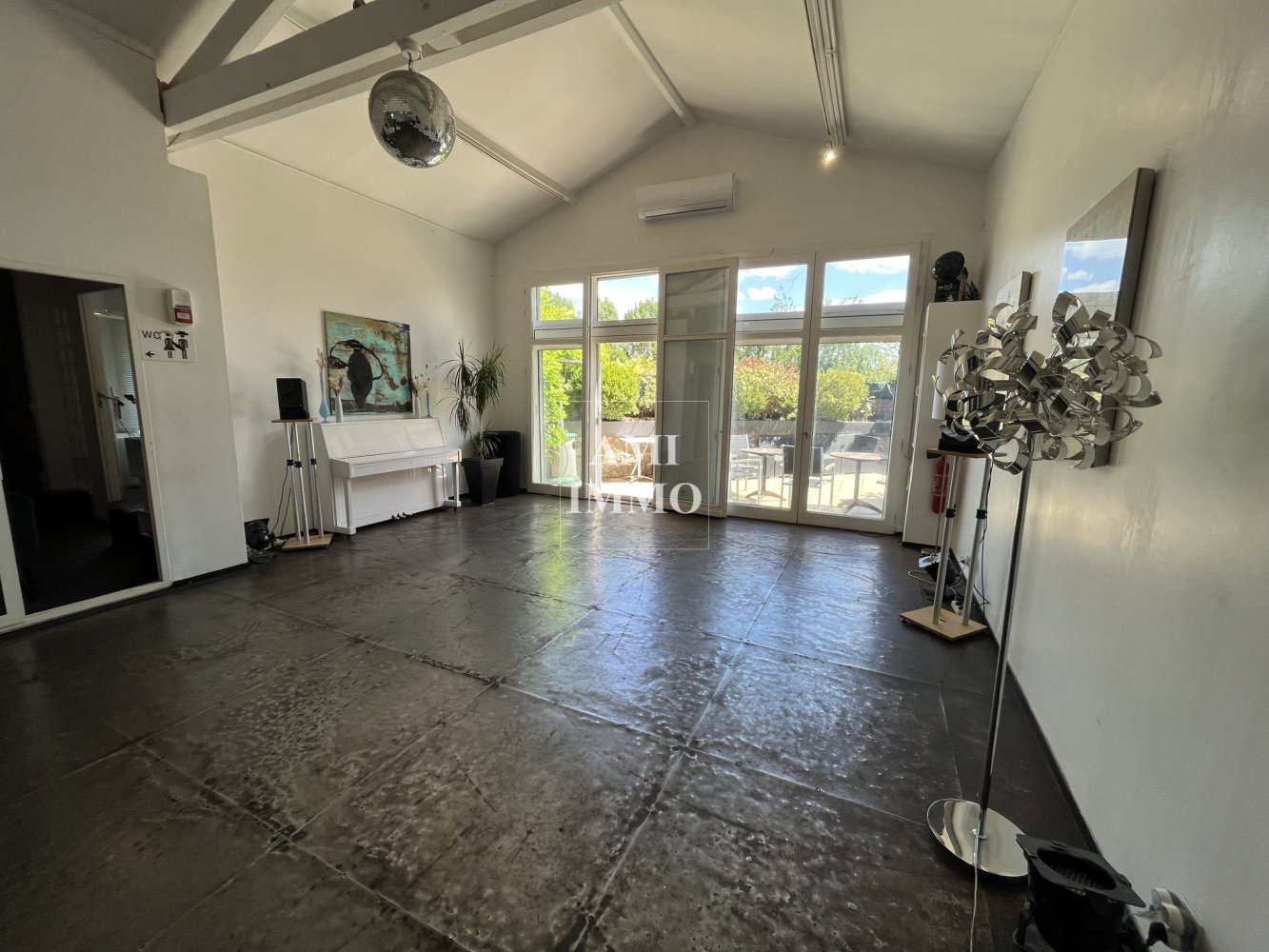 Propriété commerciale à Cachan, France 161m² No. 162692