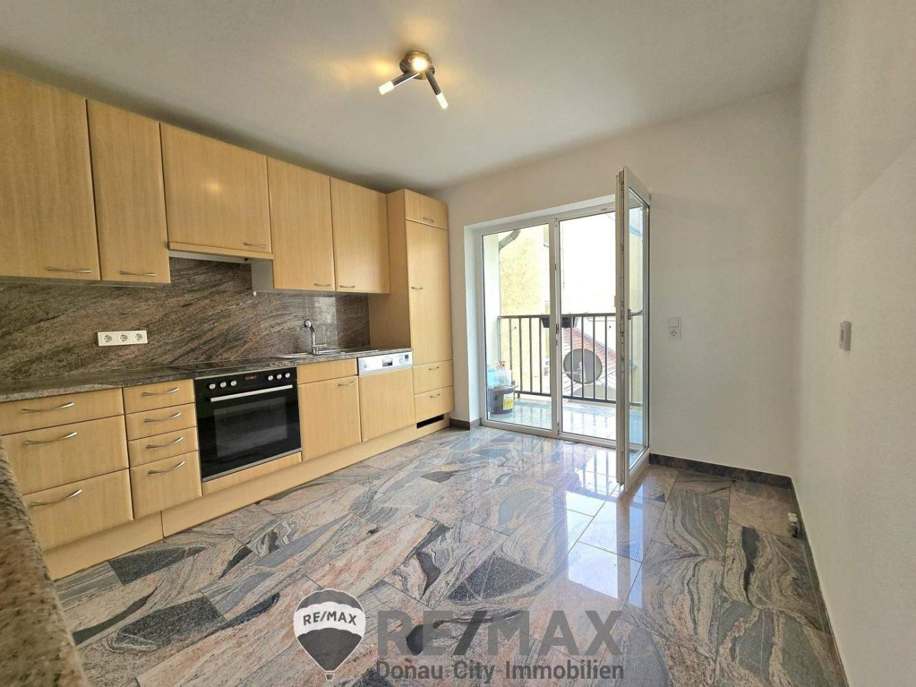 5 rooms Apartment in Favoriten, Austria No. 237229