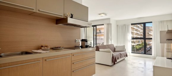 1 bedroom Apartment in Cannes, France No. 1528 2