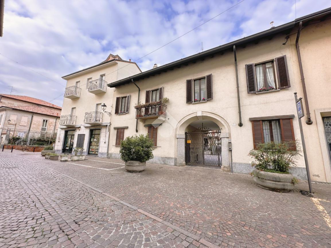 Квартира с 3 комнатами в Вимеркате, Италия № 135917