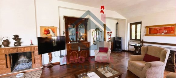 4 bedrooms Villa in Rome, Italy No. 335062 7