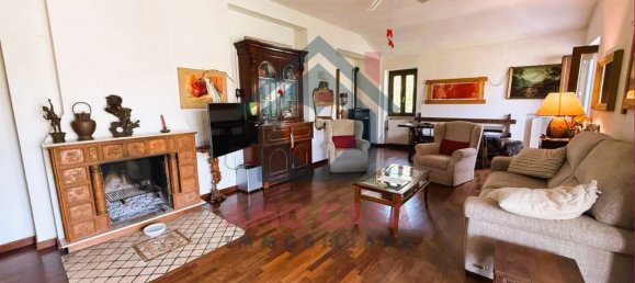 4 bedrooms Villa in Rome, Italy No. 335062 4