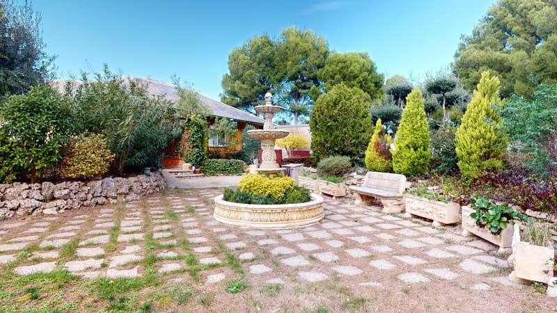 6 bedrooms House in La Muela, Spain No. 64907