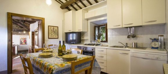 10 rooms House in Cortona, Italy No. 82753 9