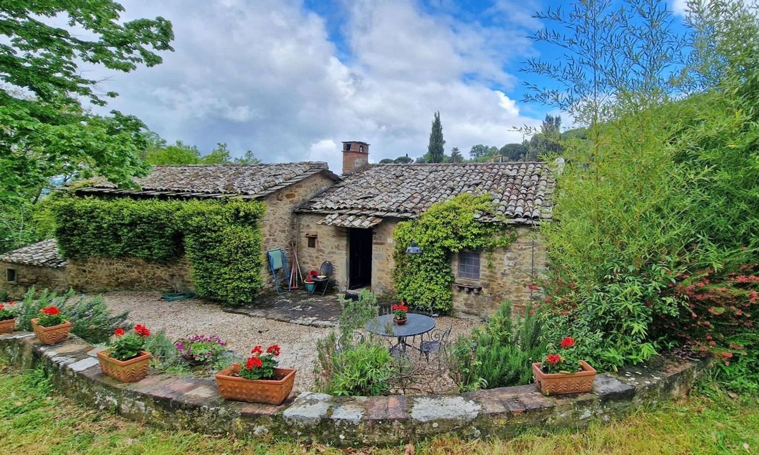 10 rooms House in Cortona, Italy No. 82753