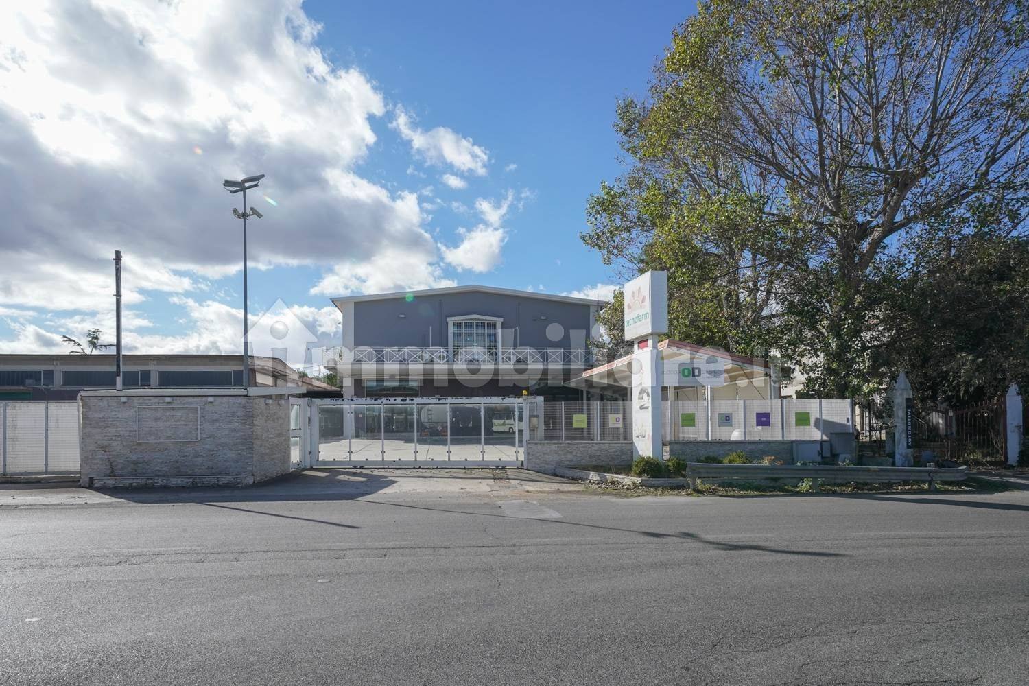 4 rooms Commercial property in Gravina in Puglia, Italy No. 110603