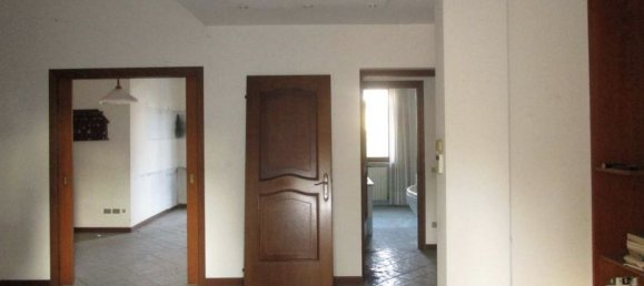 Villa de 3 habitaciónes en Burago di Molgora, Italy No. 7750 35