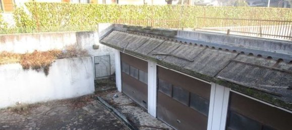 Villa de 3 habitaciónes en Burago di Molgora, Italy No. 7750 6