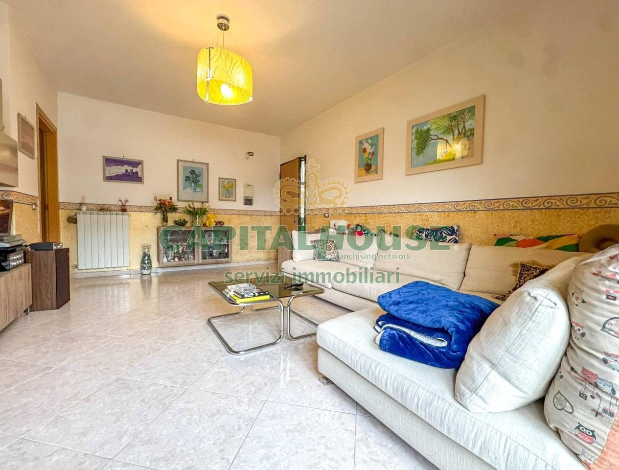 4غرفة شقة في San Tammaro, Italy رقم 107238