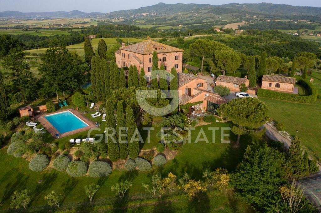 17 bedrooms Villa in Castiglione del Lago, Italy No. 271951