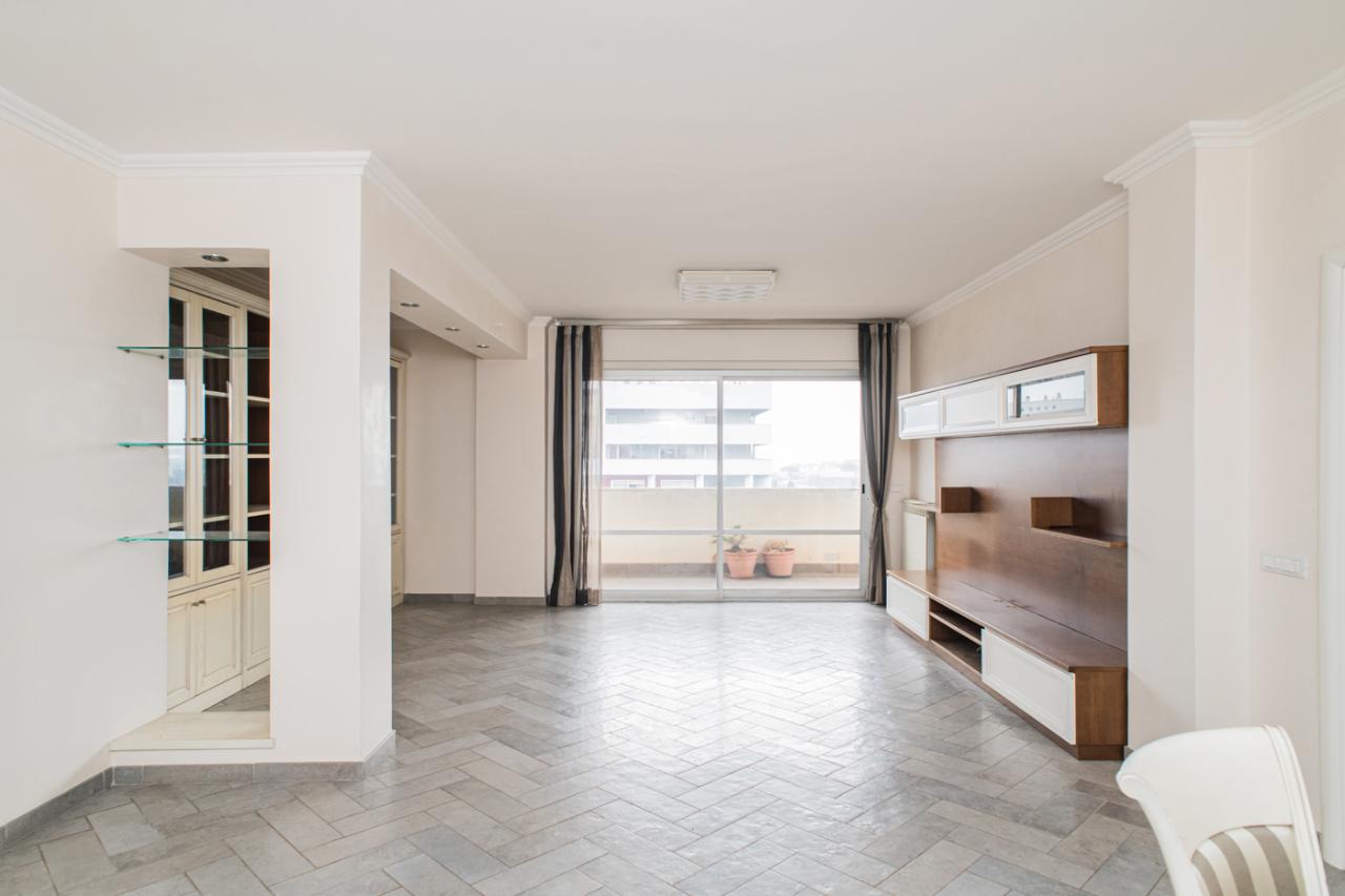 4 rooms Apartment in Rome, Italy No. 36088
