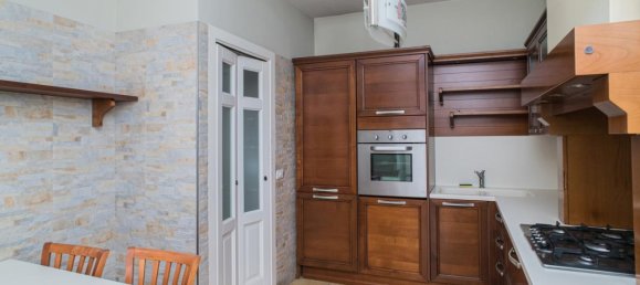 4 rooms Apartment in Rome, Italy No. 36088 3