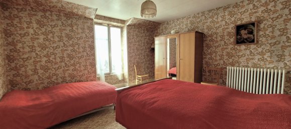 4 Schlafzimmer Haus in Chateaumeillant, France, Nr. 75389 17
