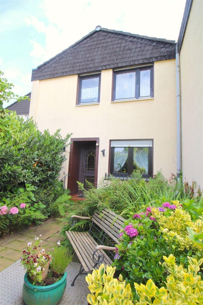 3 bedrooms Townhouse in Kassel, Germany No. 150495