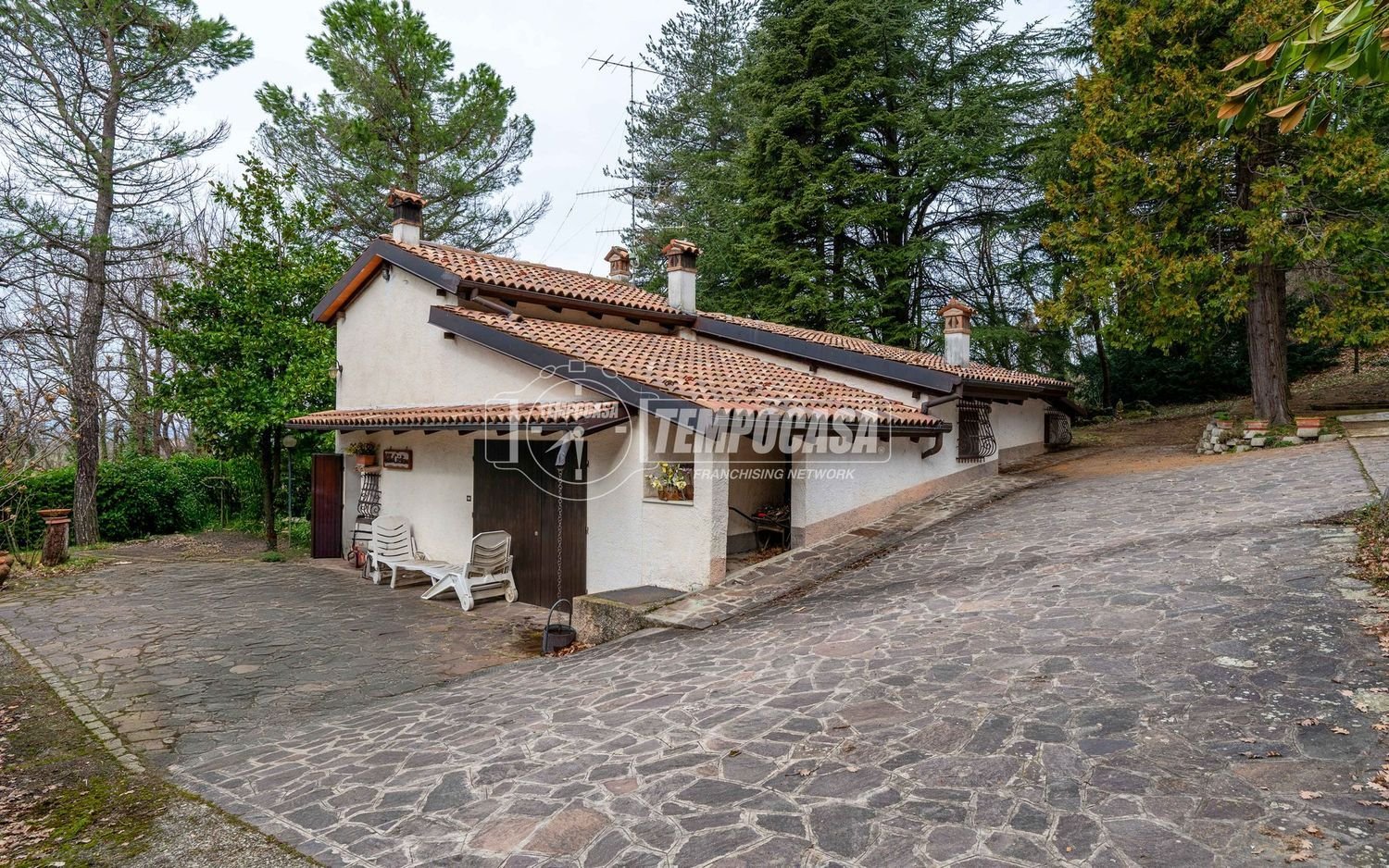 3 rooms House in Guiglia, Italy No. 119242