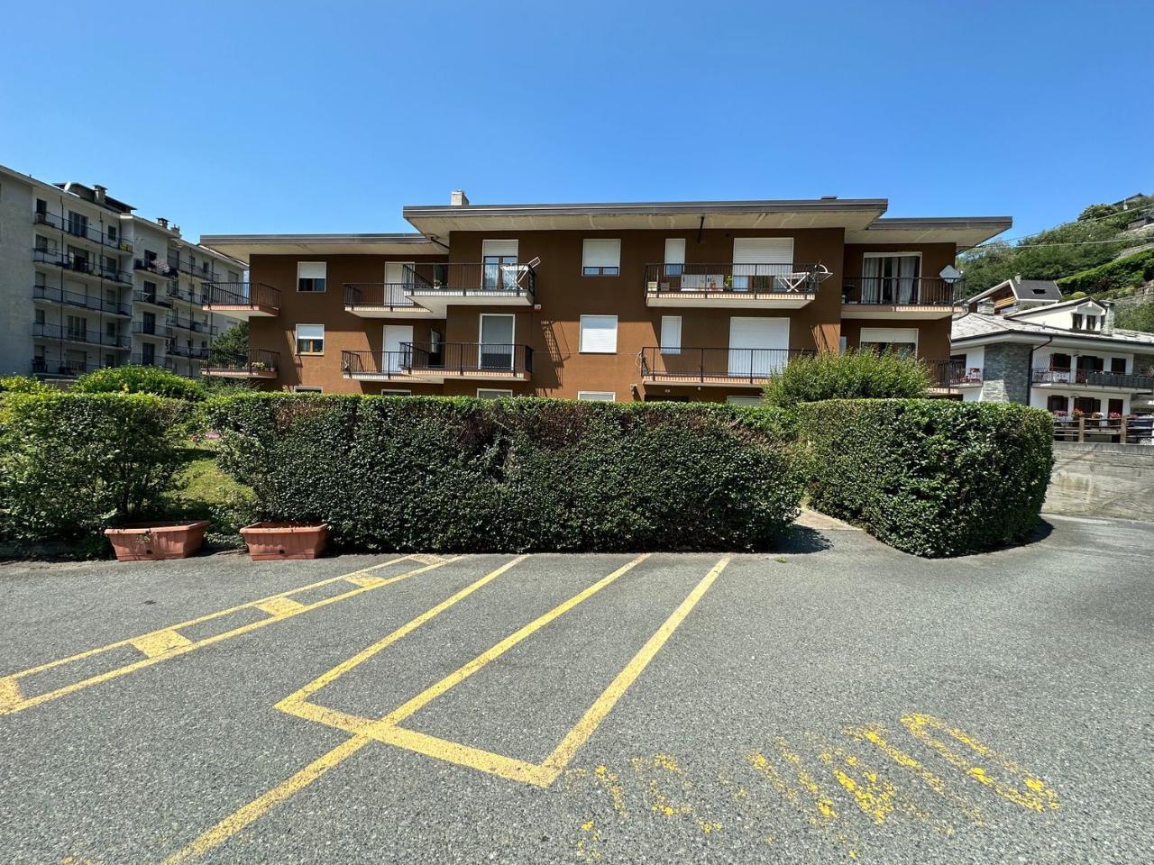 4 rooms Apartment in Verres, Italy No. 114362