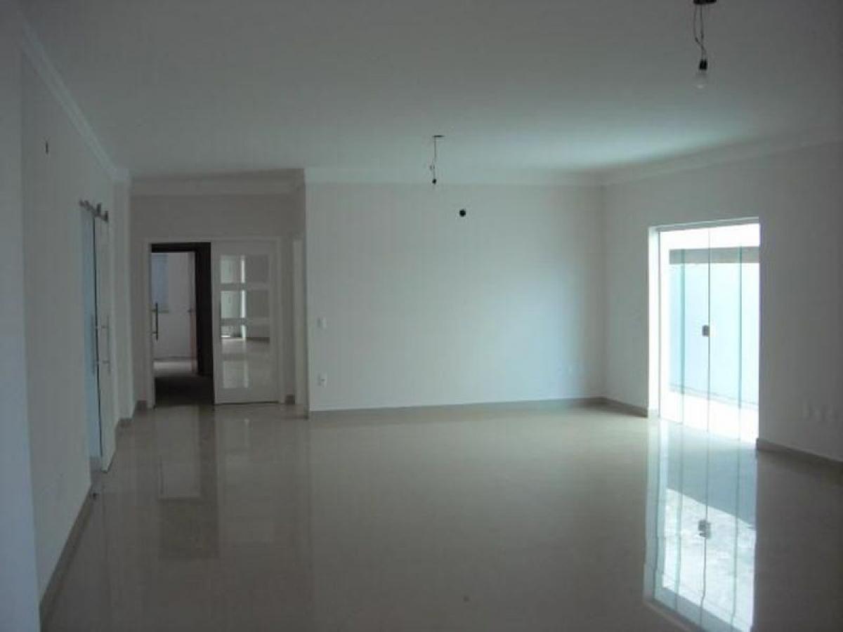 Дом с 3 спальнями в Сан-Паулу, Бразилия № 594643