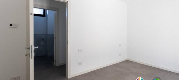 2-Zimmer Wohnung in Carate Brianza, Italy, Nr. 19156 13