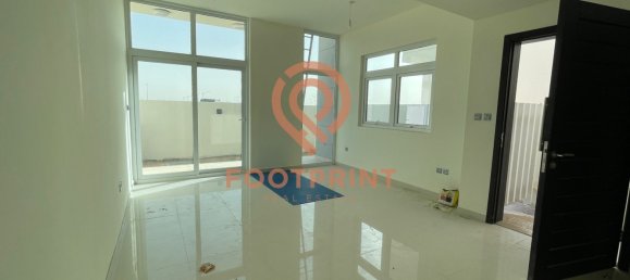 3 bedrooms Villa in Dubai, UAE No. 24469 10