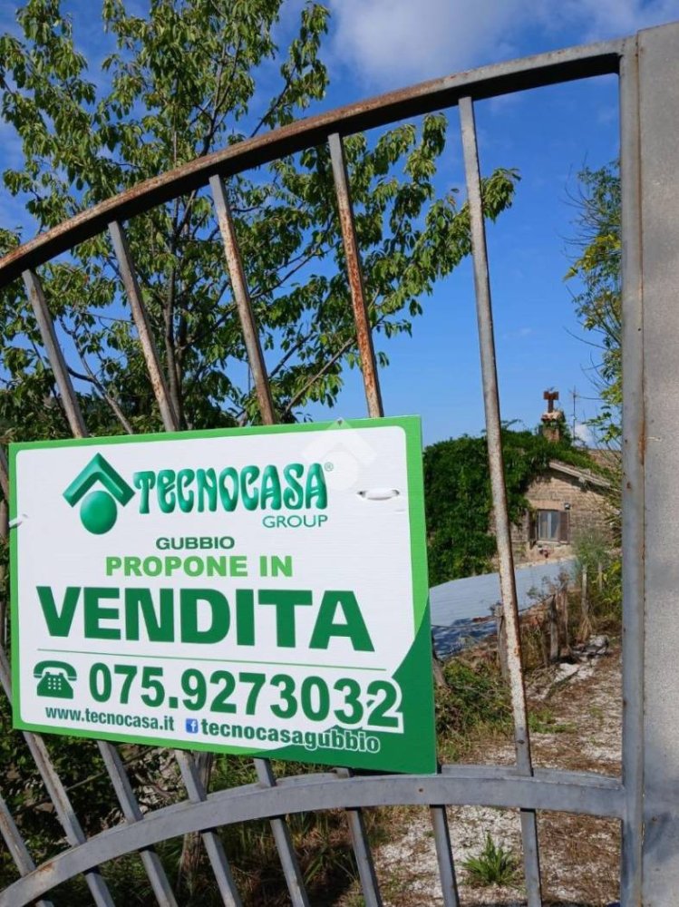 Terreno en Gubbio, Italy 10500 m² No. 348886