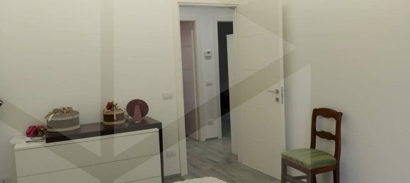 2 Schlafzimmer Wohnung in Bari, Italy, Nr. 32762 21