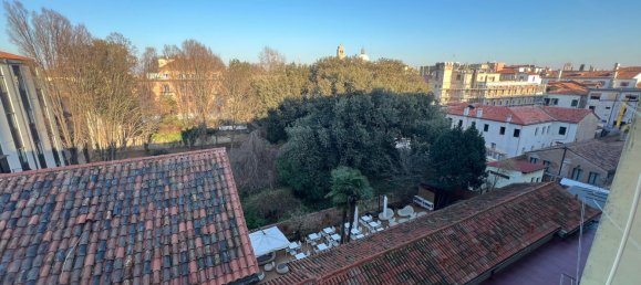 5 rooms Apartment in Venice, Italy No. 89318 5