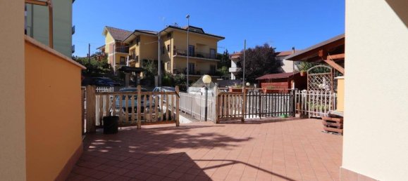 3 bedrooms House in L'Aquila, Italy No. 228630 3