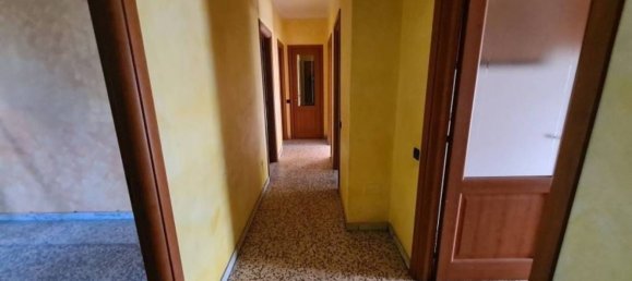 4غرفة شقة في Collegno, Italy رقم 202536 35