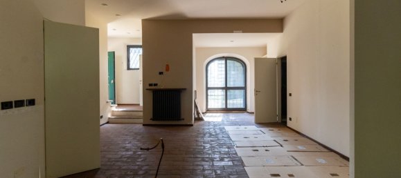 3 bedrooms Villa in Siena, Italy No. 264797 9