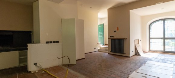 3 bedrooms Villa in Siena, Italy No. 264797 8