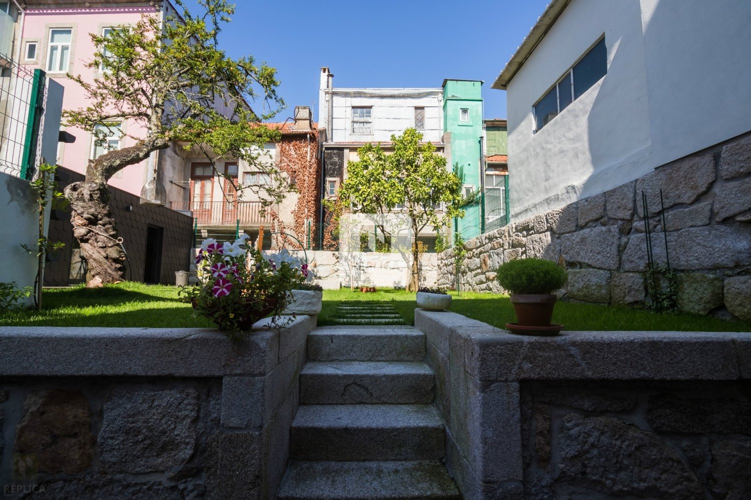 4 bedrooms Villa in Porto, Portugal No. 113443