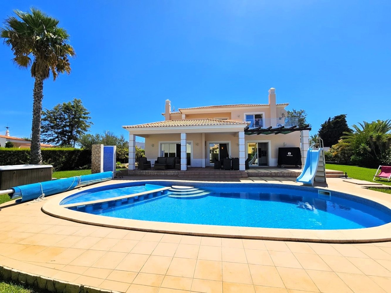 4 Schlafzimmer Villa in Ferragudo, Portugal, Nr. 100447
