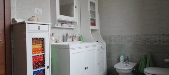 Дом с 5 спальнями в Карманьола, Италия № 345656 17