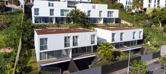 3 bedrooms House in Funchal, Portugal No. 17073 2