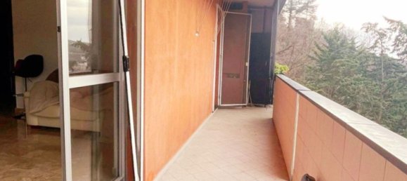 5 rooms Apartment in Genoa, Italy No. 68556 3