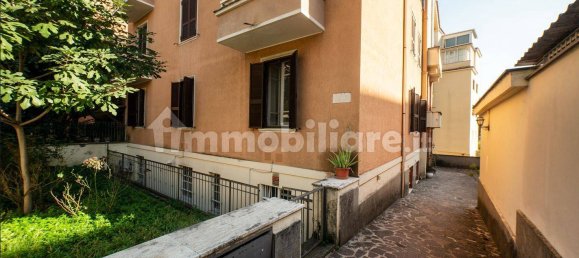 2 Schlafzimmer Wohnung in Rome, Italy, Nr. 69323 17