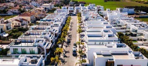 Вилла с 5 спальнями в Ларнака, Кипр № 7259 3