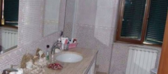 3 bedrooms Apartment in Tolentino, Italy No. 377180 3