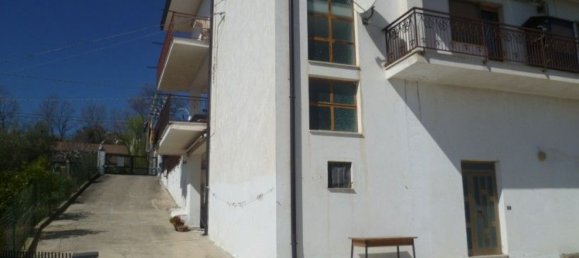 Casa de 18 habitaciónes en Lanciano, Italy No. 131980 29