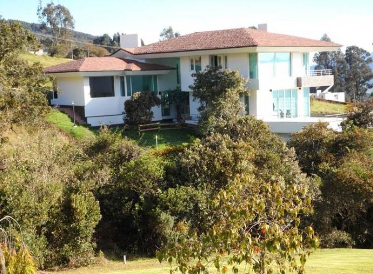 Casa de 4 dormitorios en Cundinamarca, Colombia No. 4829