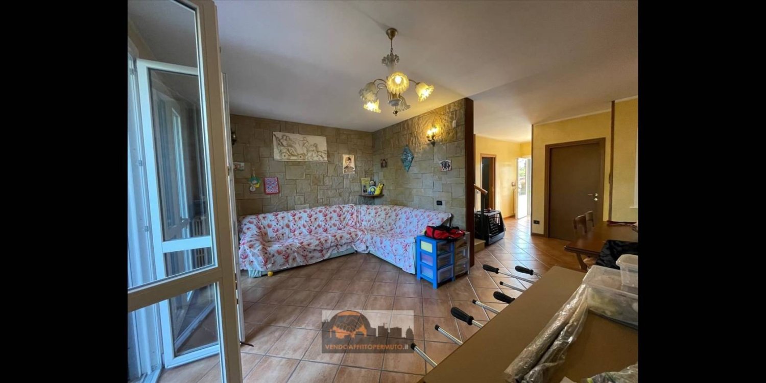 2 bedrooms Villa in Martinengo, Italy No. 89351