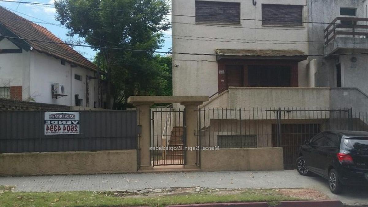 3 bedrooms House in Montevideo, Uruguay No. 6207