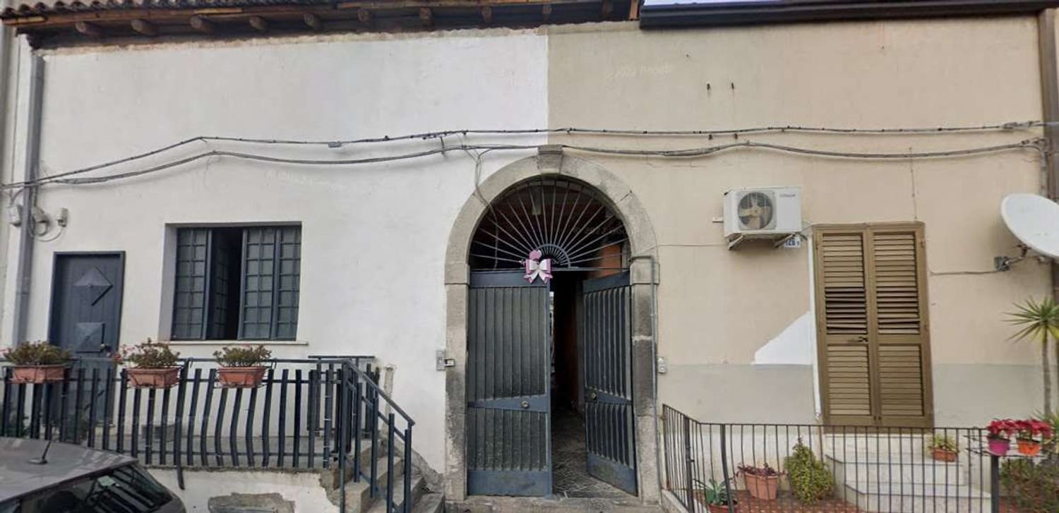 3 bedrooms Apartment in Catania, Italy No. 391667