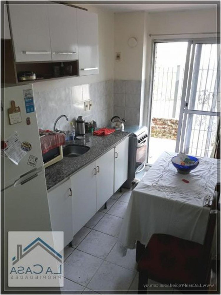 2 bedrooms House in Montevideo, Uruguay No. 8017