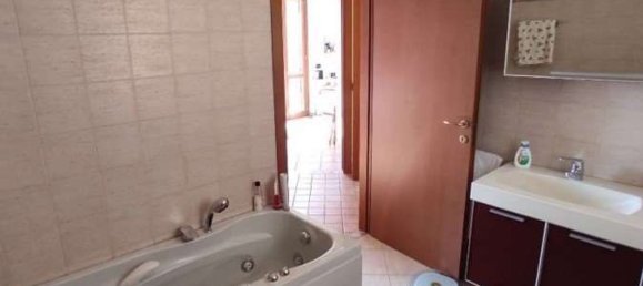 7 rooms House in Brembate di Sopra, Italy No. 5939 20