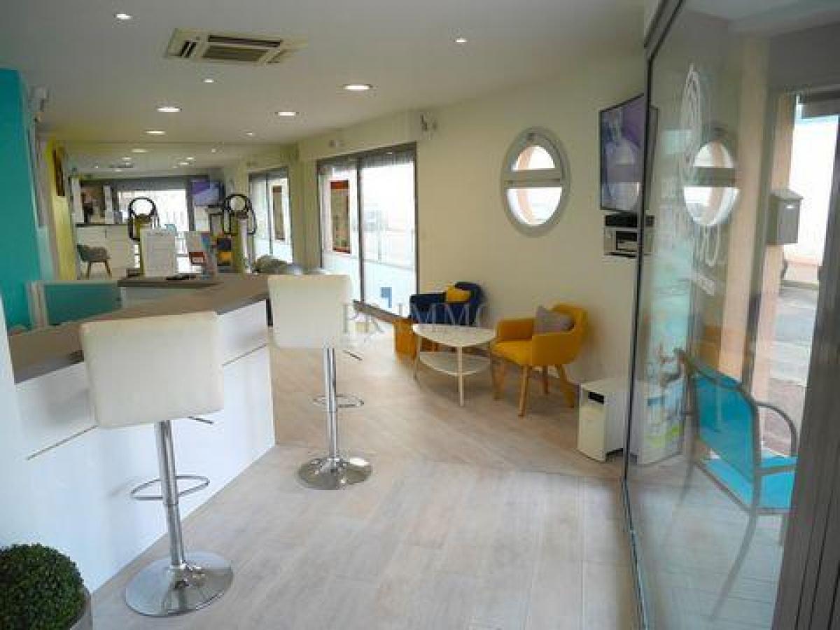  مصنع في Frejus, France 53متر مربع رقم 17793