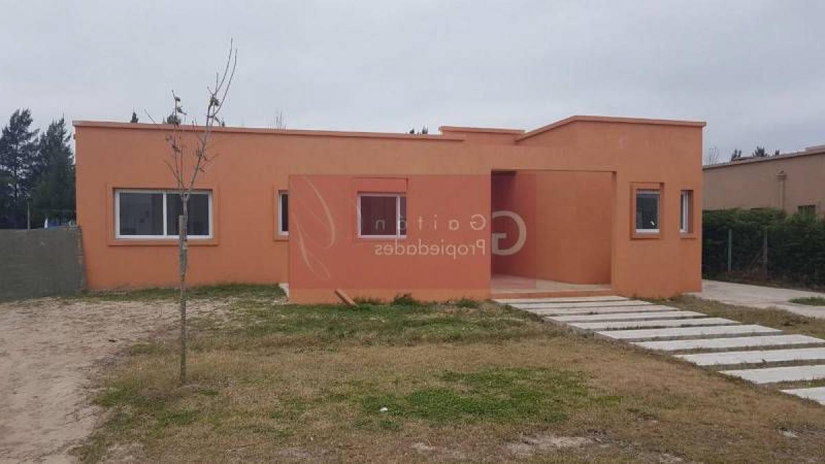 Casa de 3 dormitorios en Tigre, Argentina No. 90213